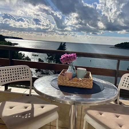 Apartment With A Sea View Pula Exterior photo